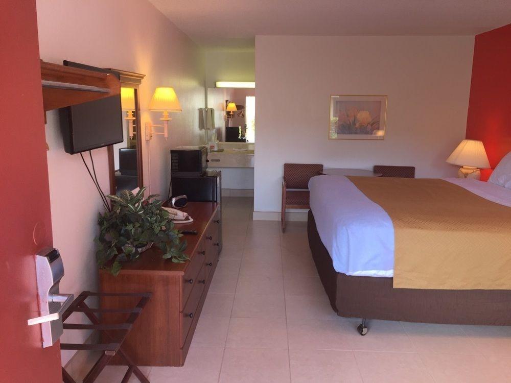 Econo North Lodge North Fort Myers