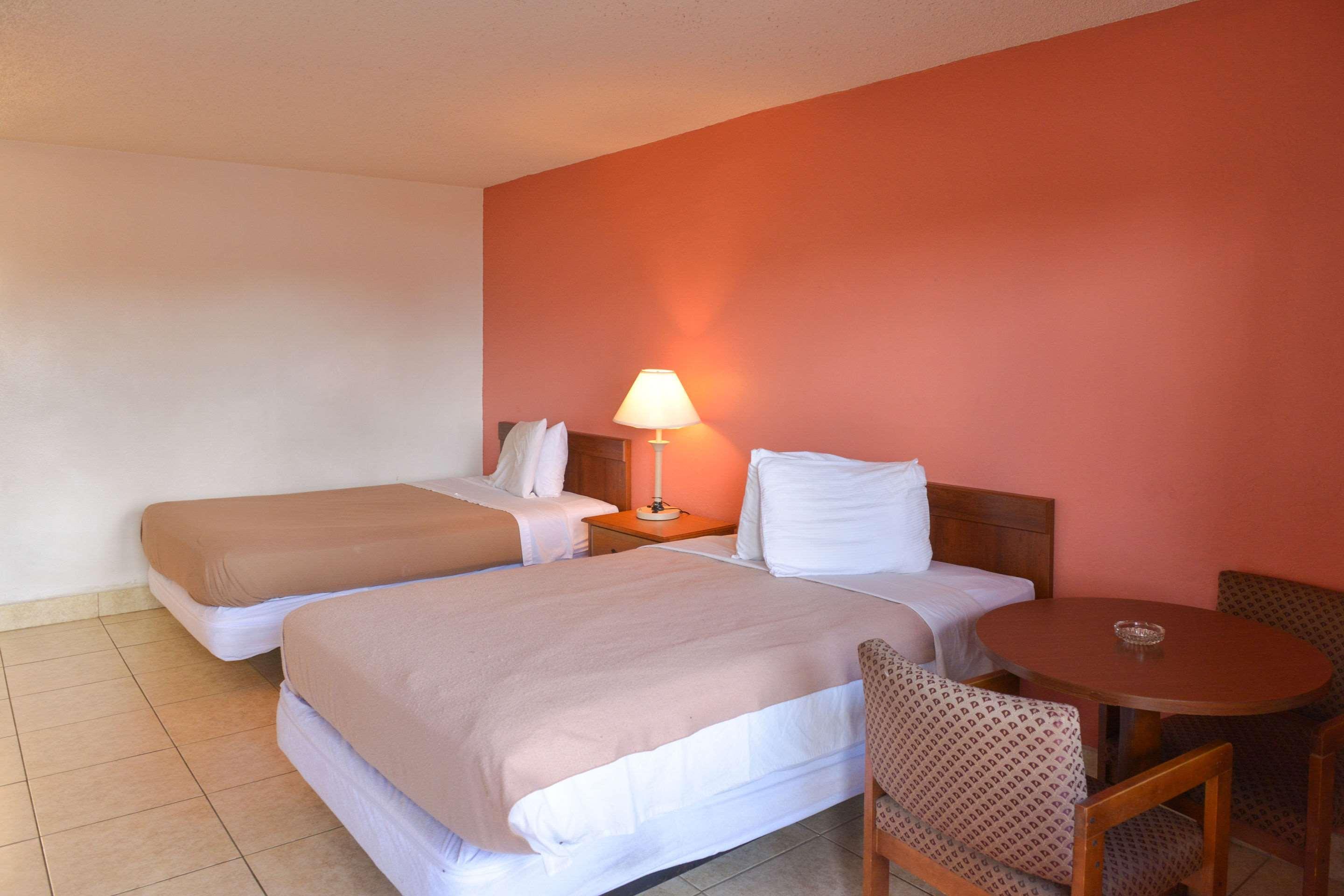Lodge Econo North North Fort Myers
