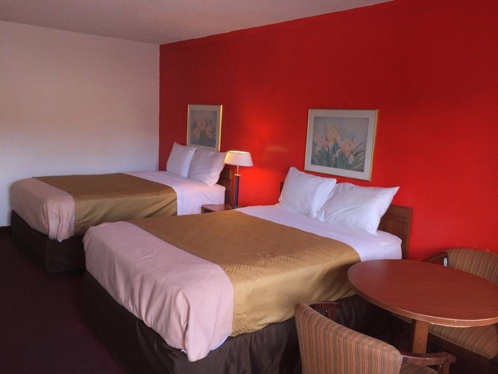 Lodge Econo North *