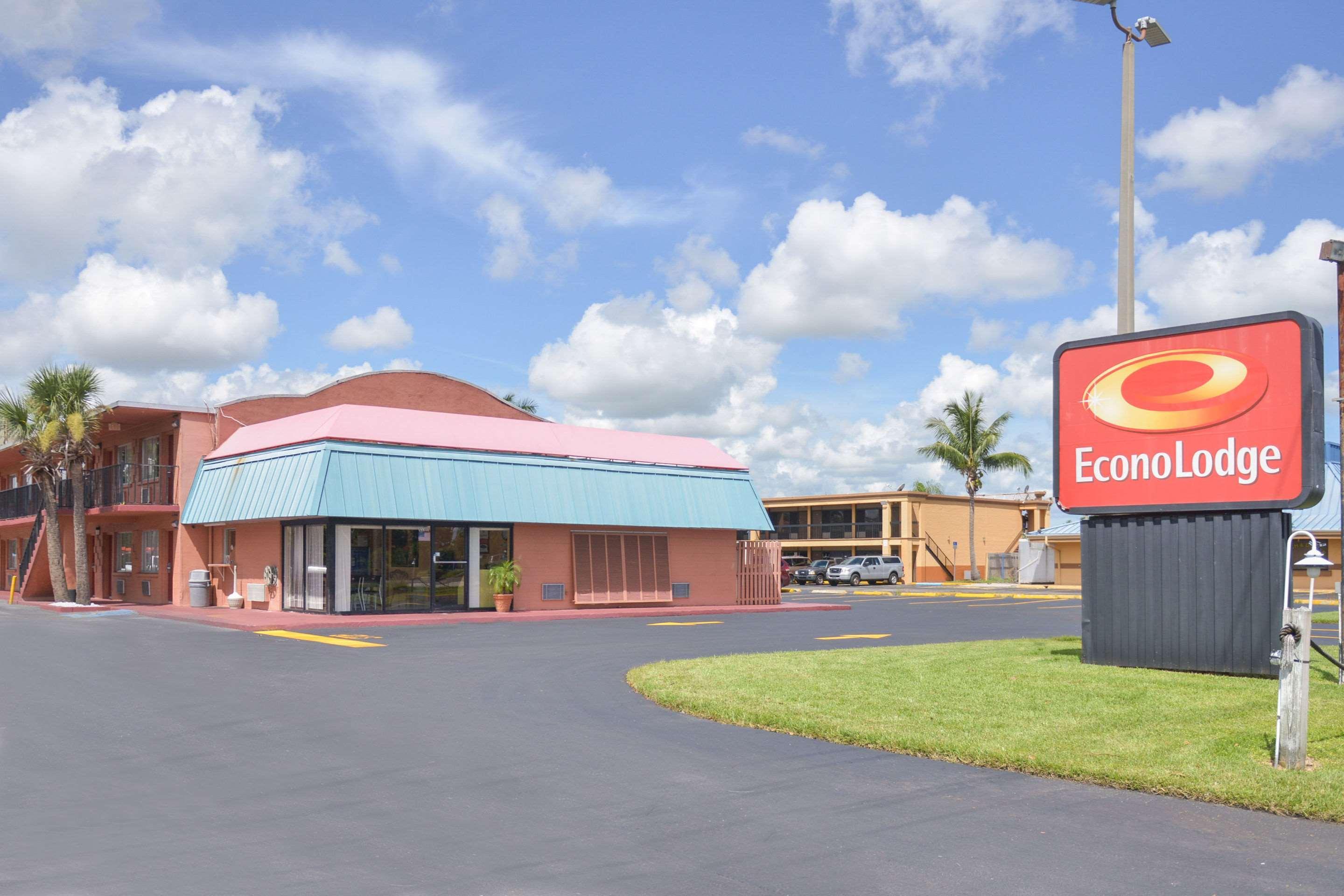 Econo North Lodge