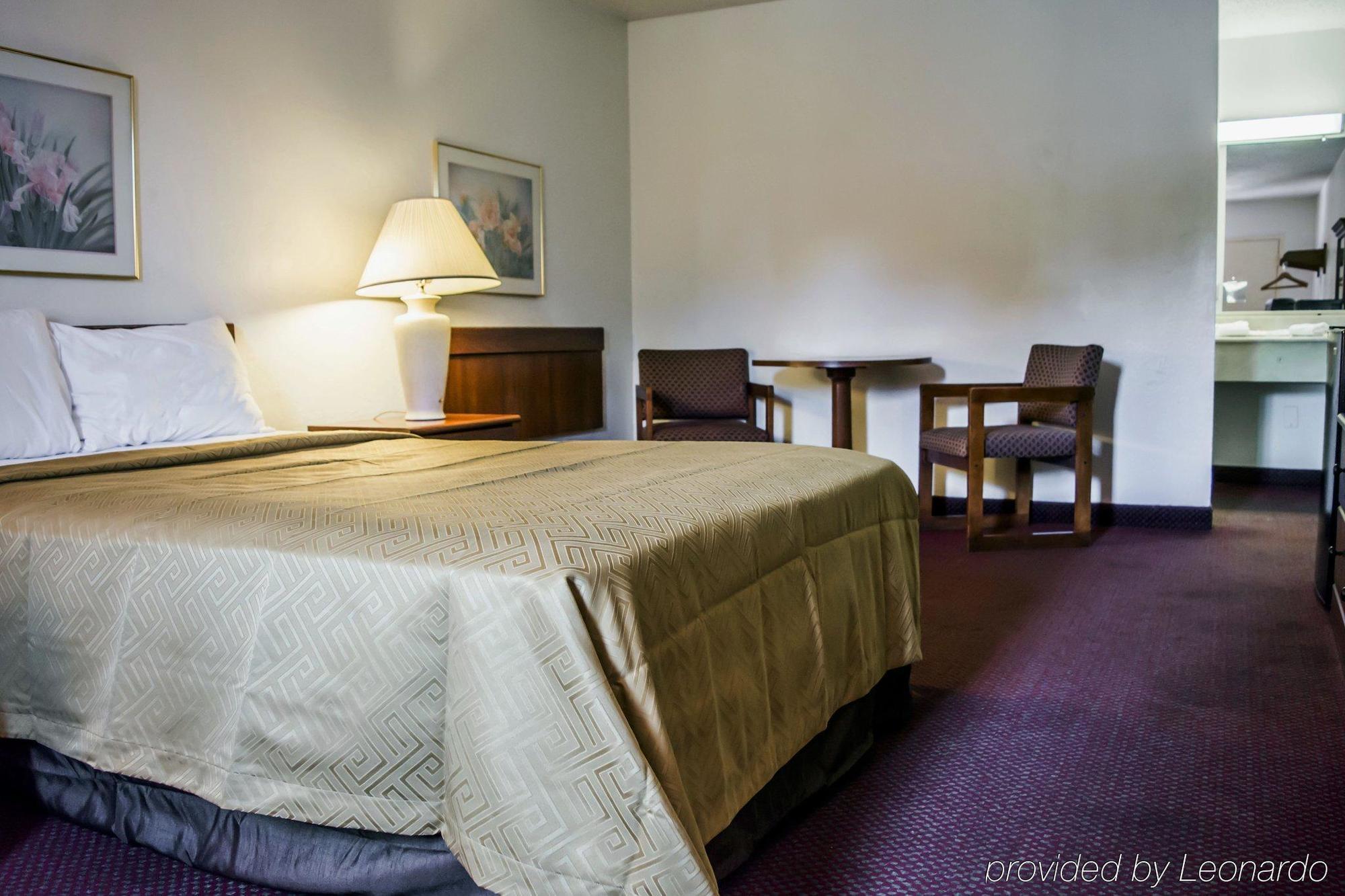 Lodge Econo North *