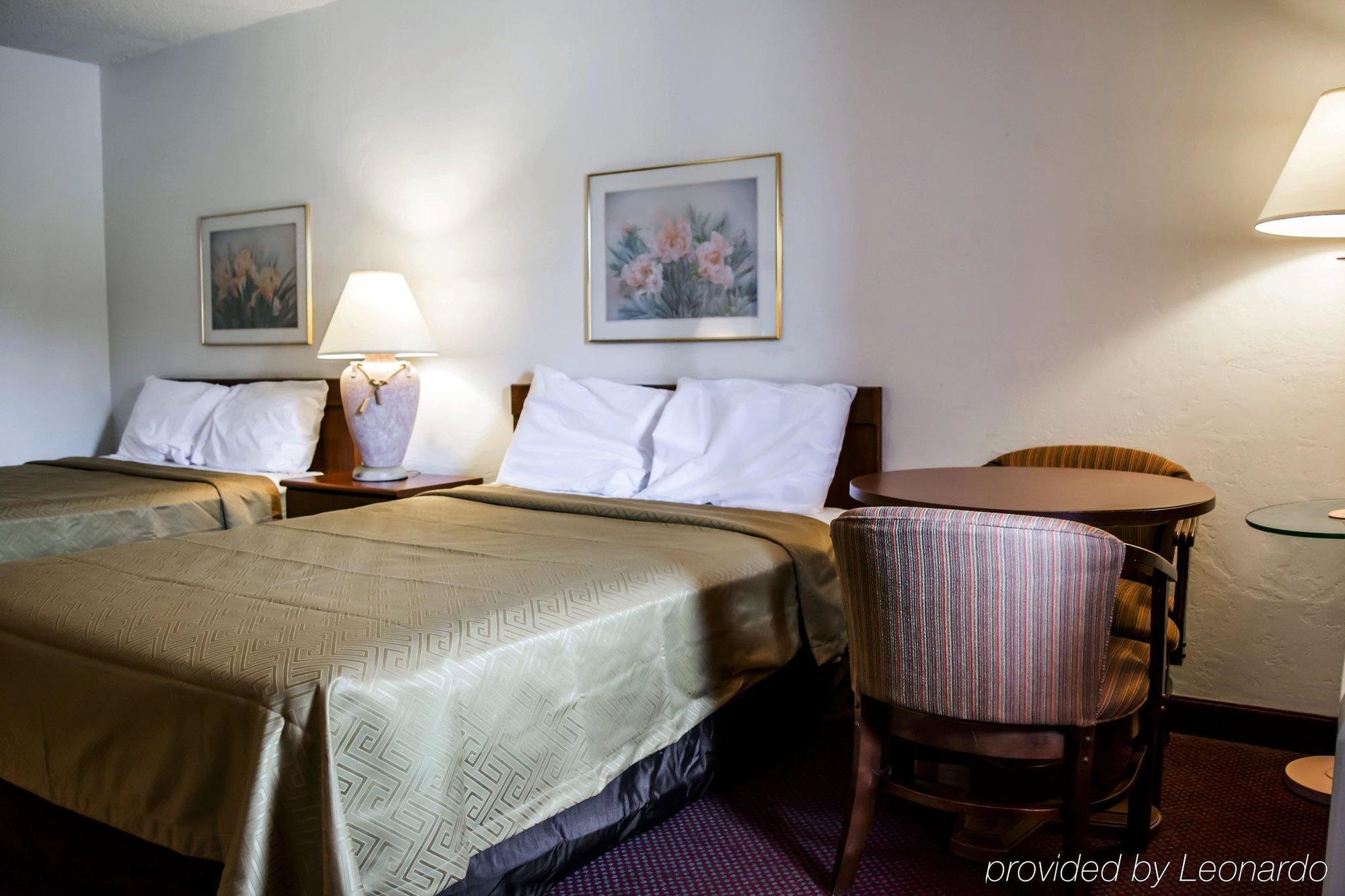 Lodge Econo North *