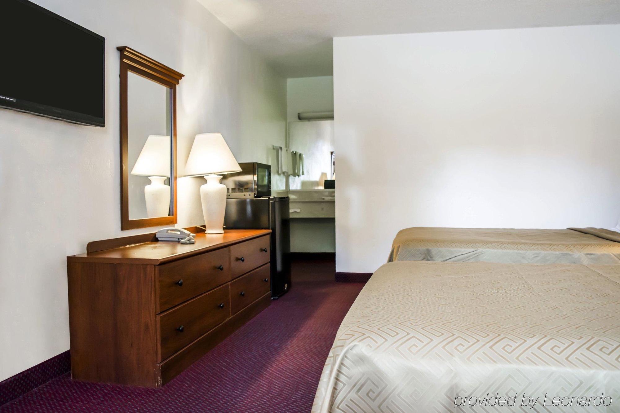 Lodge Econo North